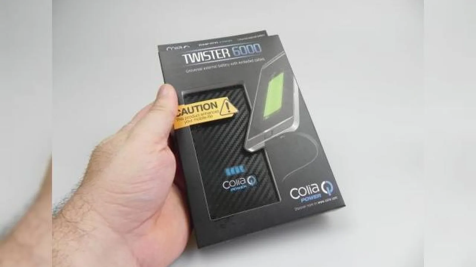 Review baterii externe Colia Power Twister 3000 mAh, 6000 mAh - baterie de buzunar, cu design premium de la Fungadgets.ro (Video)