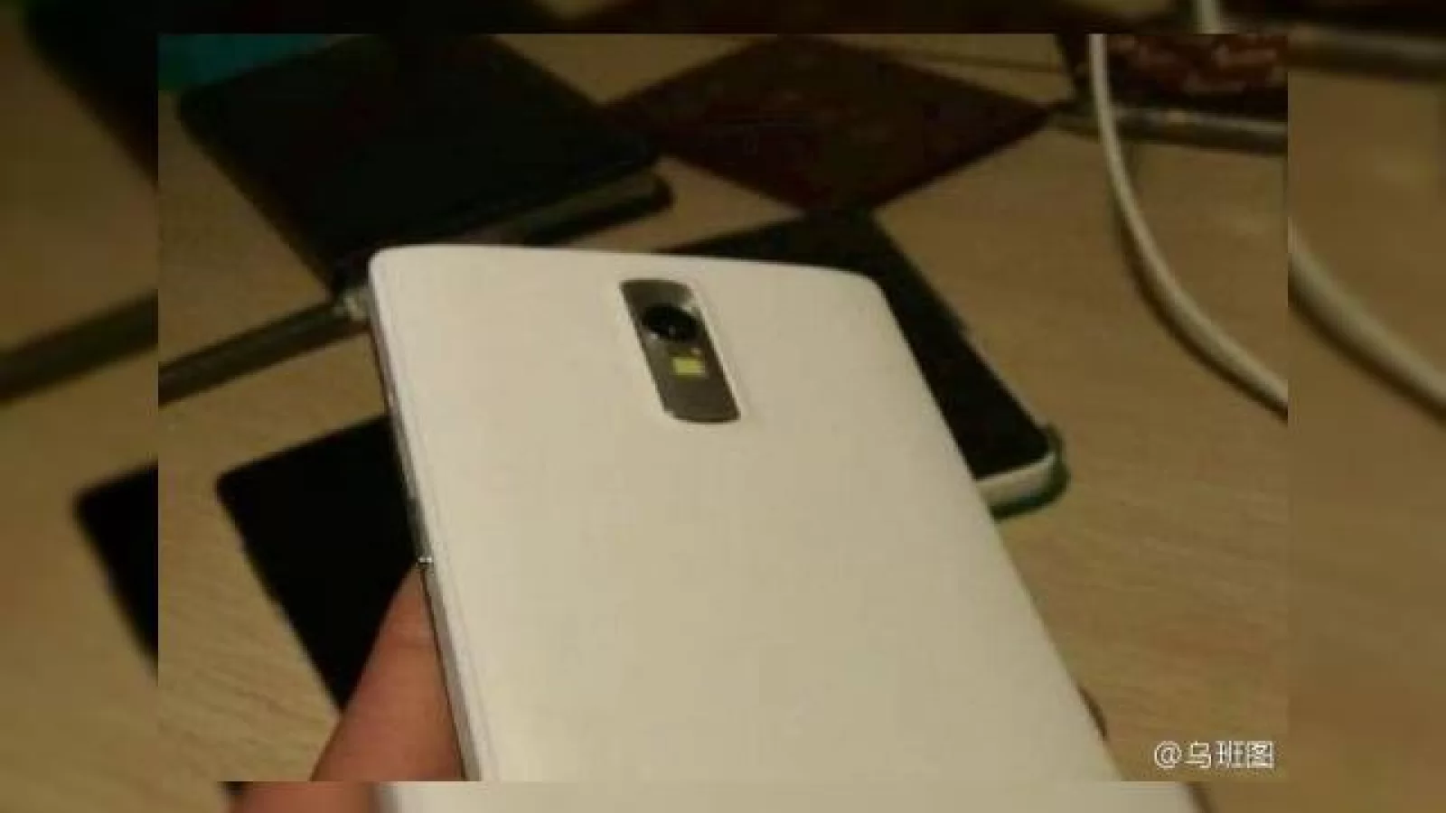 OnePlus ar putea lansa astăzi un model Lite al smartphone-ului One; o imagine live pare a sugera acest lucru