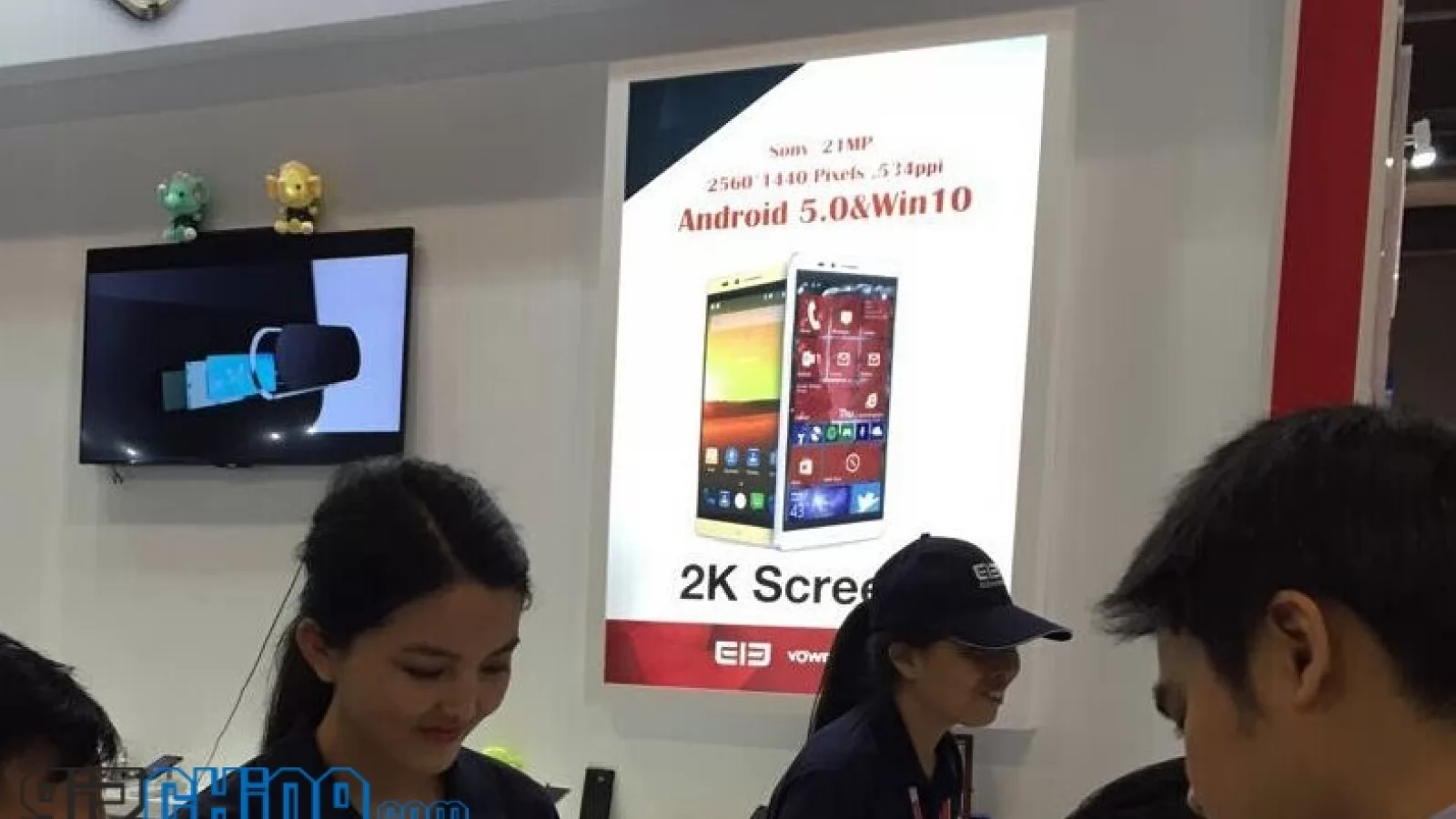 Telefon dual boot Windows 10/ Android 5.0 cu ecran Quad HD, 4 GB RAM şi camera de 21 MP?! Doar în China, doar Elephone!