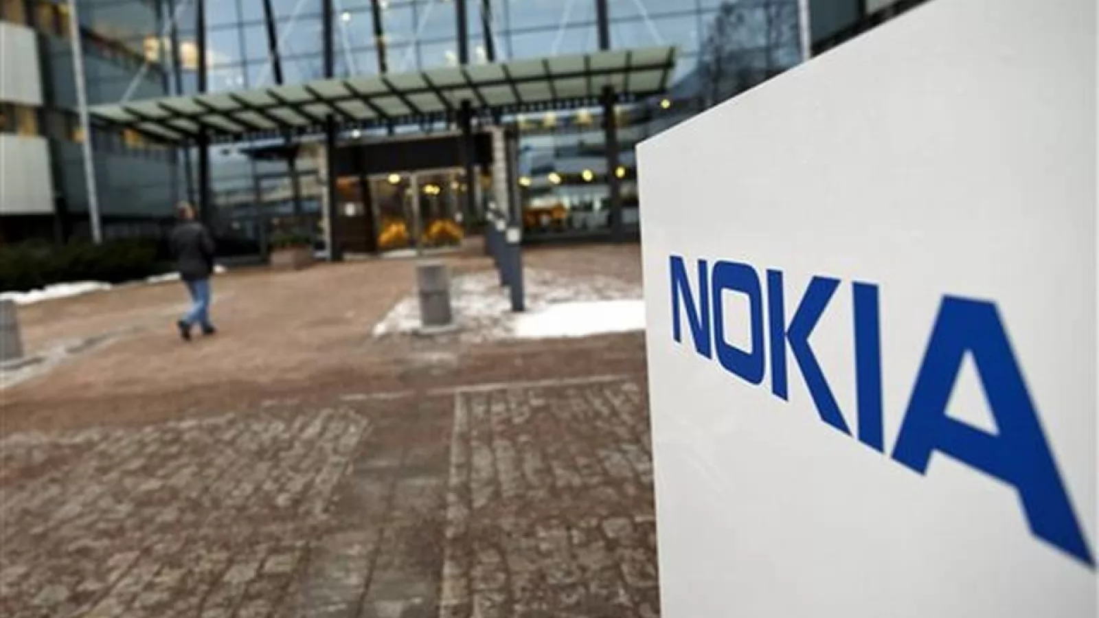Ratingul de companie al Nokia revizuit la "Pozitiv" după anunţarea achiziţiei Alcatel-Lucent
