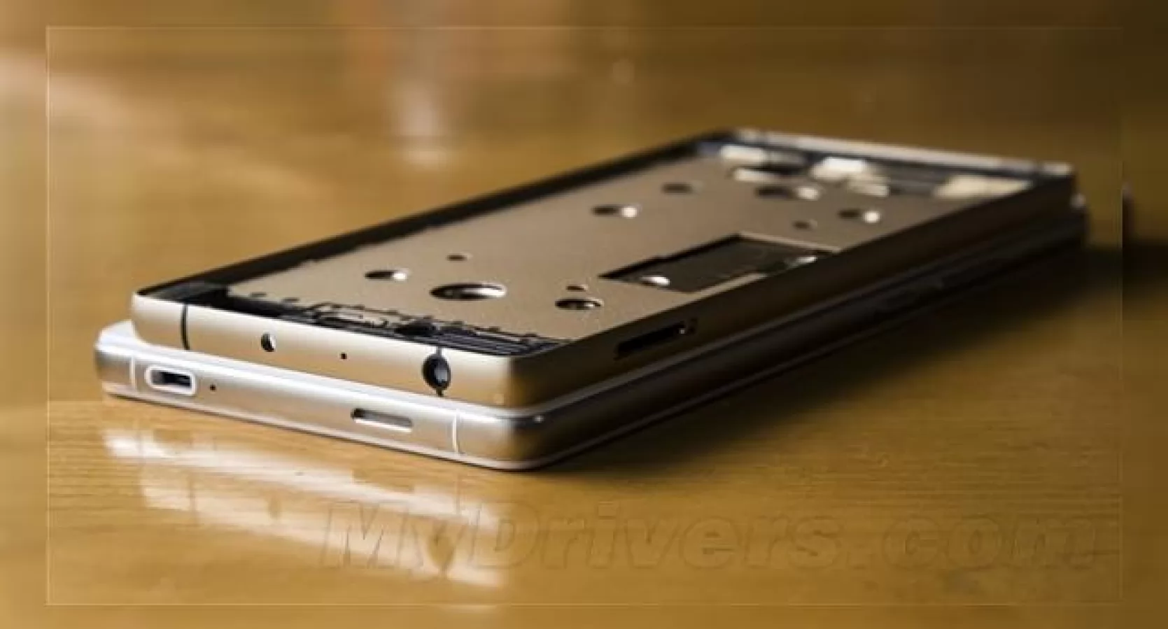 ZTE Nubia Z9 are parte de o nouă scăpare, vine cu o ramă metalică şi ecran de 5.2 inch
