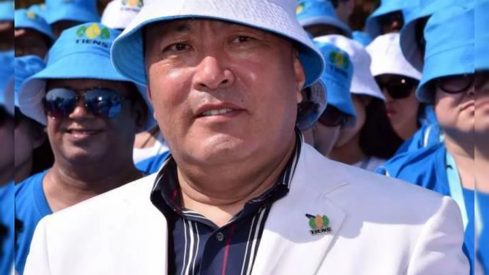 Şeful unei companii din China a dus 6000 de angajaţi în vacanţă în Franţa