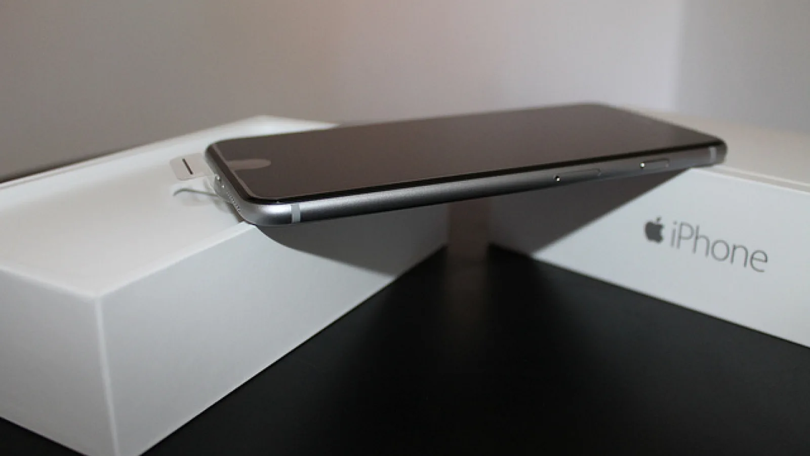 Apple ar putea livra 50 milioane de iPhone-uri în trimestrul numărul 2