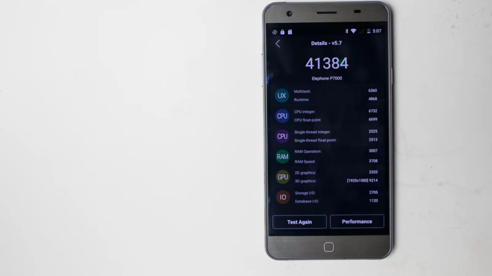 Faimosul smartphone Elephone P7000 primeşte un test benchmark, obţine peste 41.000 de puncte în AnTuTu