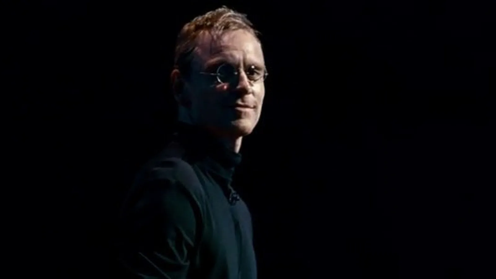 Iată primul trailer al filmului Steve Jobs, cu Michael Fassbender transformat în iconicul CEO (Video)