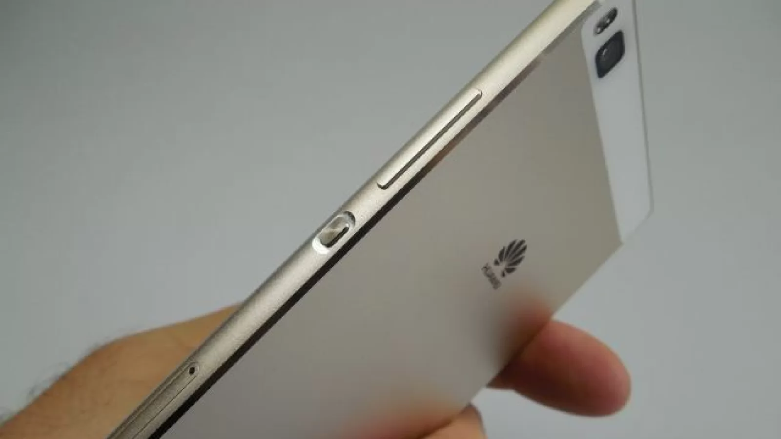 Huawei P8 Review: sintagma de ”iPhone cu Android” nu a fost niciodată mai potrivită (Video)