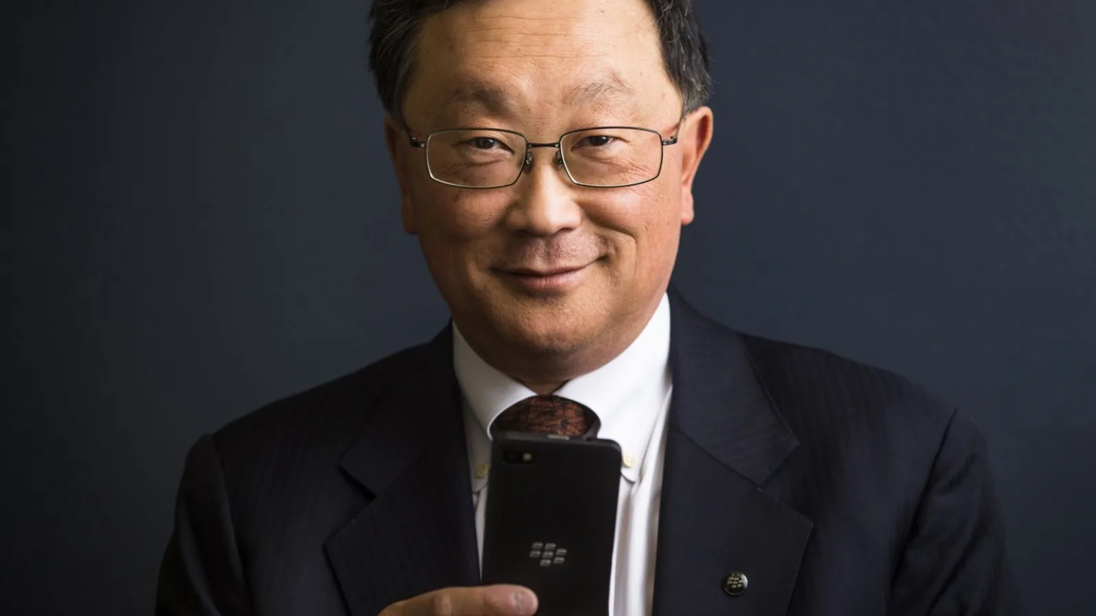 CEO-ul BlackBerry, John Chen explica de ce compania pe care o conduce încă mai produce telefoane