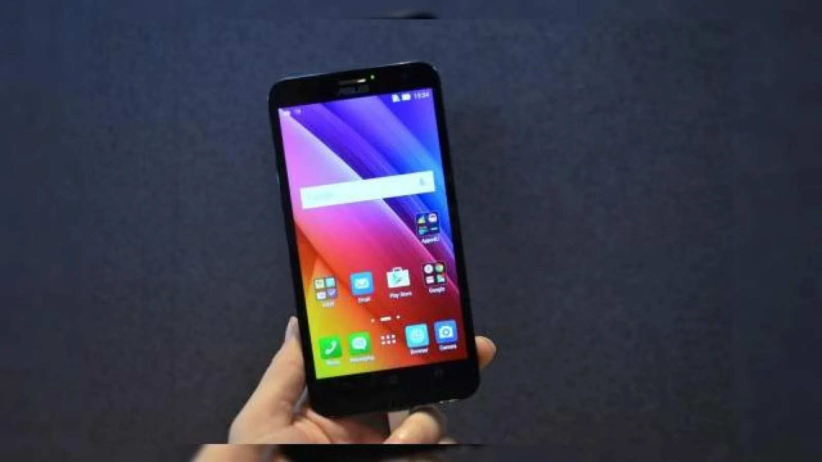 Computex 2015: Asus lansează modele ZenFone 2 de 5, 5.5 și 6 inch cu procesoare Snapdragon și telemetru laser la bord