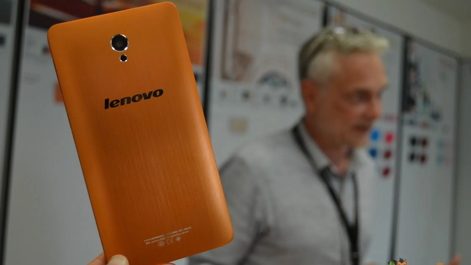 Departamentul de design din cardul companiei Lenovo ne este prezentat într-un material video