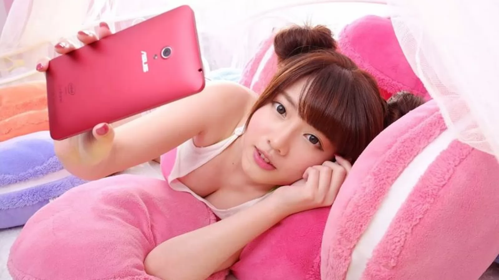 Ramura ASUS producătoare de telefoane a început să genereze profit în luna mai