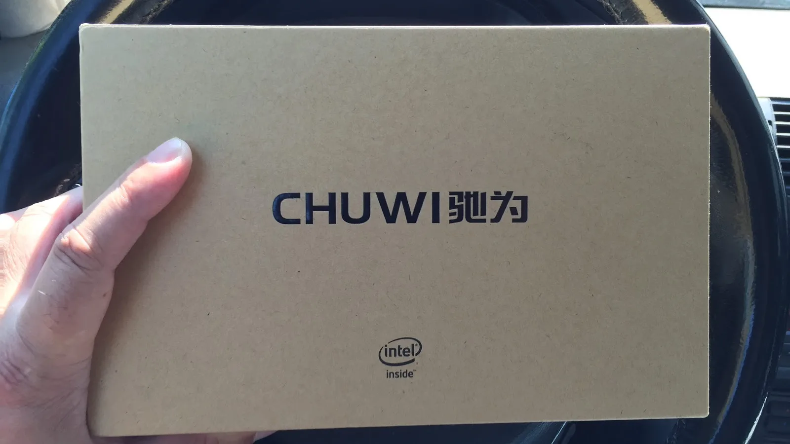 Primul contact Mobilissimo cu o tabletă dual boot: modelul Chuwi Vi8 vine cu Android şi Windows 8.1 la bord