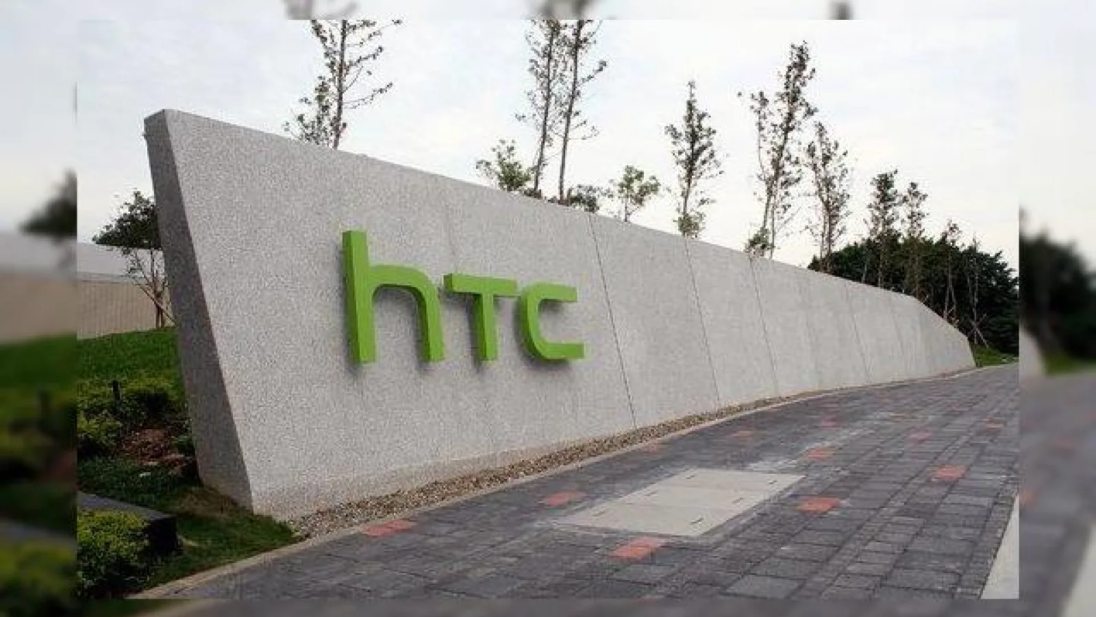 Fabricile HTC ar fi trecut la un program de 3 ture pentru a reducere salariile; HTC neagă!