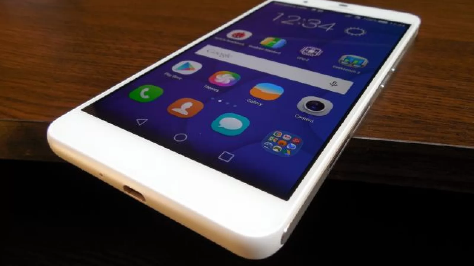 Huawei Honor 6 Plus Review: telefonul ideal pentru bloggeri şi gameri, tânărul urban pasionat de poze macro şi selfie (Video)