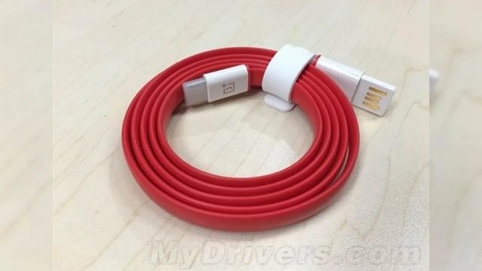 Primele imagini cu cablul USB Type-C din cutia lui OnePlus 2 ajung în premieră pe web