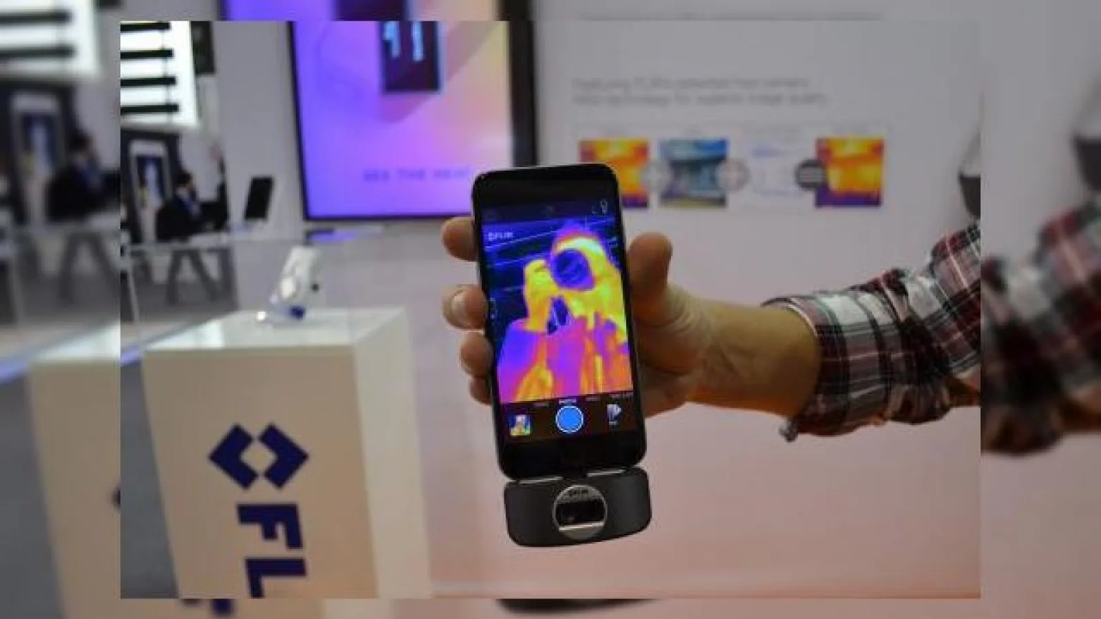 Flir One, camera termală văzută la MWC 2015 este acum disponibilă comercial