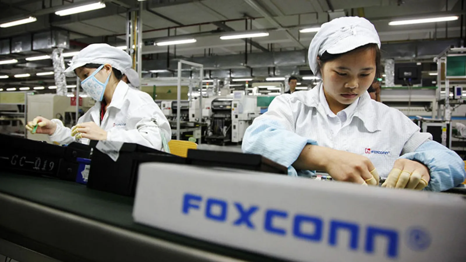 Foxconn va deveni cel mai mare producător de tablete, smartphone-uri şi desktopuri în acest an