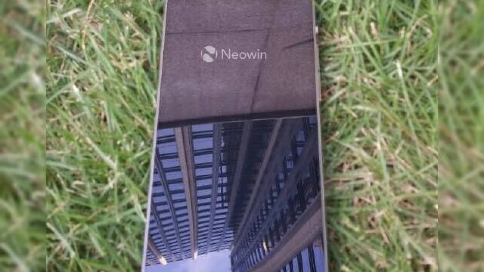 Iată imagini cu Oukitel K10000, telefonul cu baterie mai mare decât cea a unei tablete (10000 mAh)