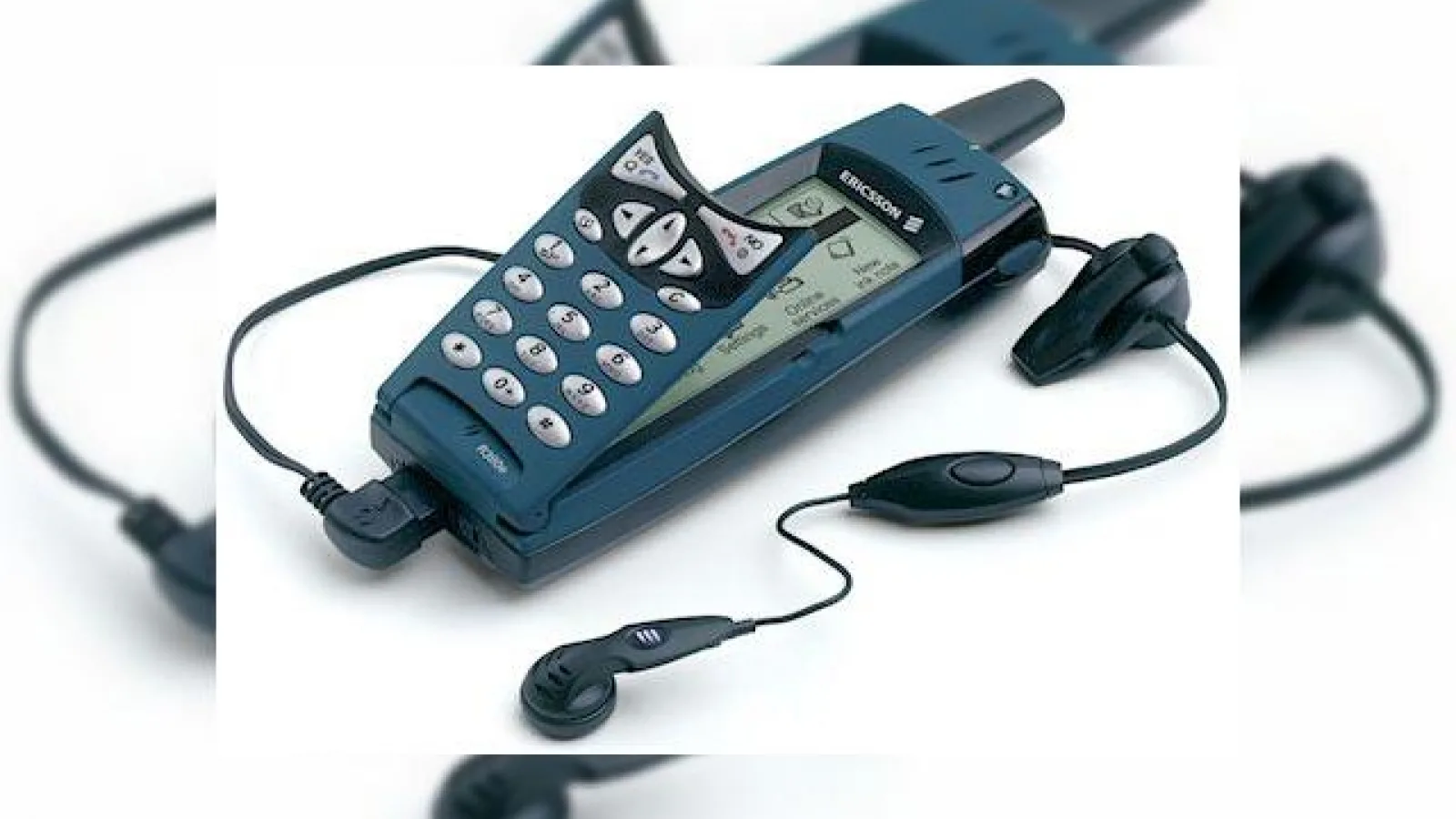 Ştiaţi Că: Ericsson R380 poate fi privit fără îndoială ca primul smartphone din lume?