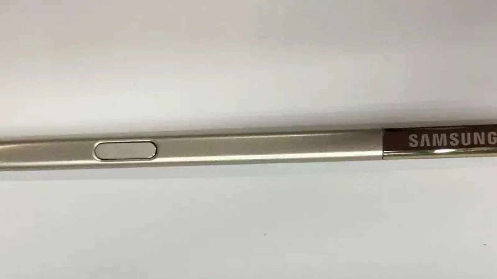 Primele fotografii cu stylus-ul S-Pen de pe Samsung Galaxy Note 5 sosesc din China