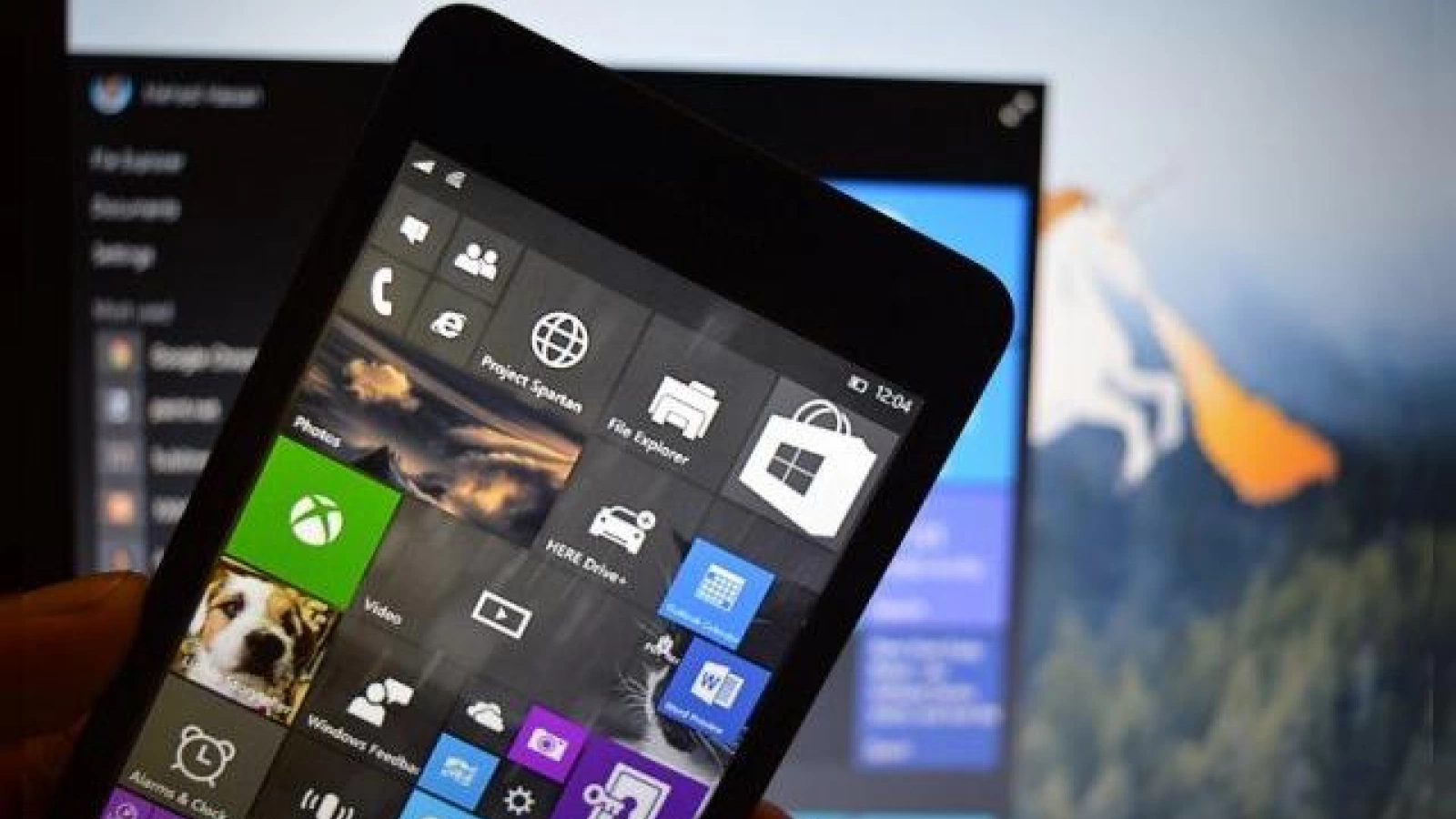 Iată cerinţele hardware pentru Windows 10 Mobile: minim 512 MB RAM şi 4 GB stocare!