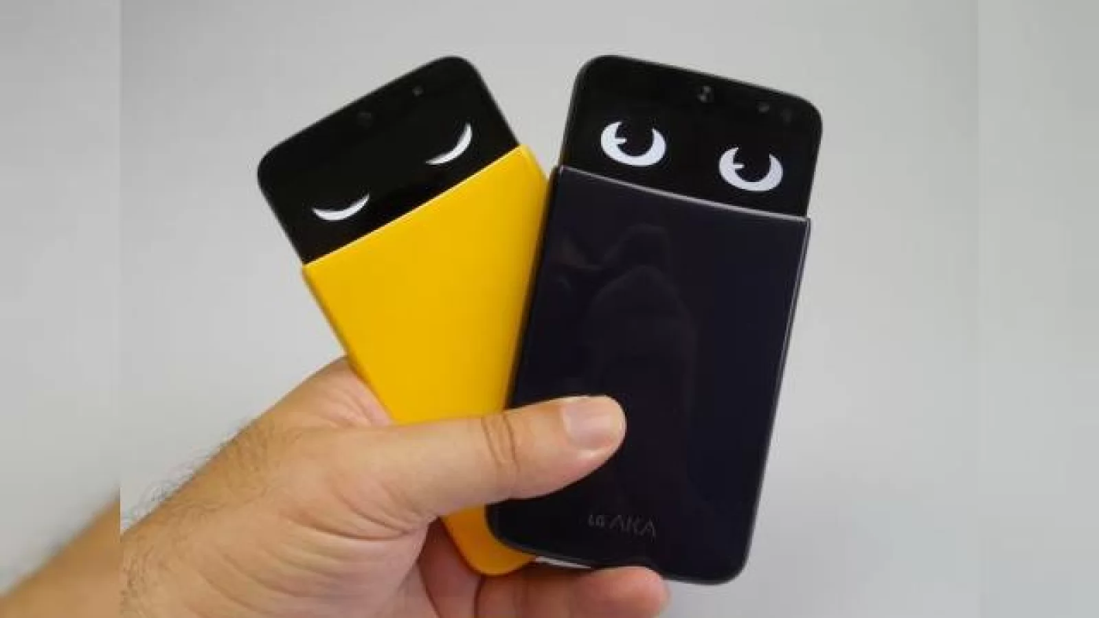 LG AKA Review: telefonul ochios e doar un midrange îmbătrânit prematur, cu cameră bună (Video)