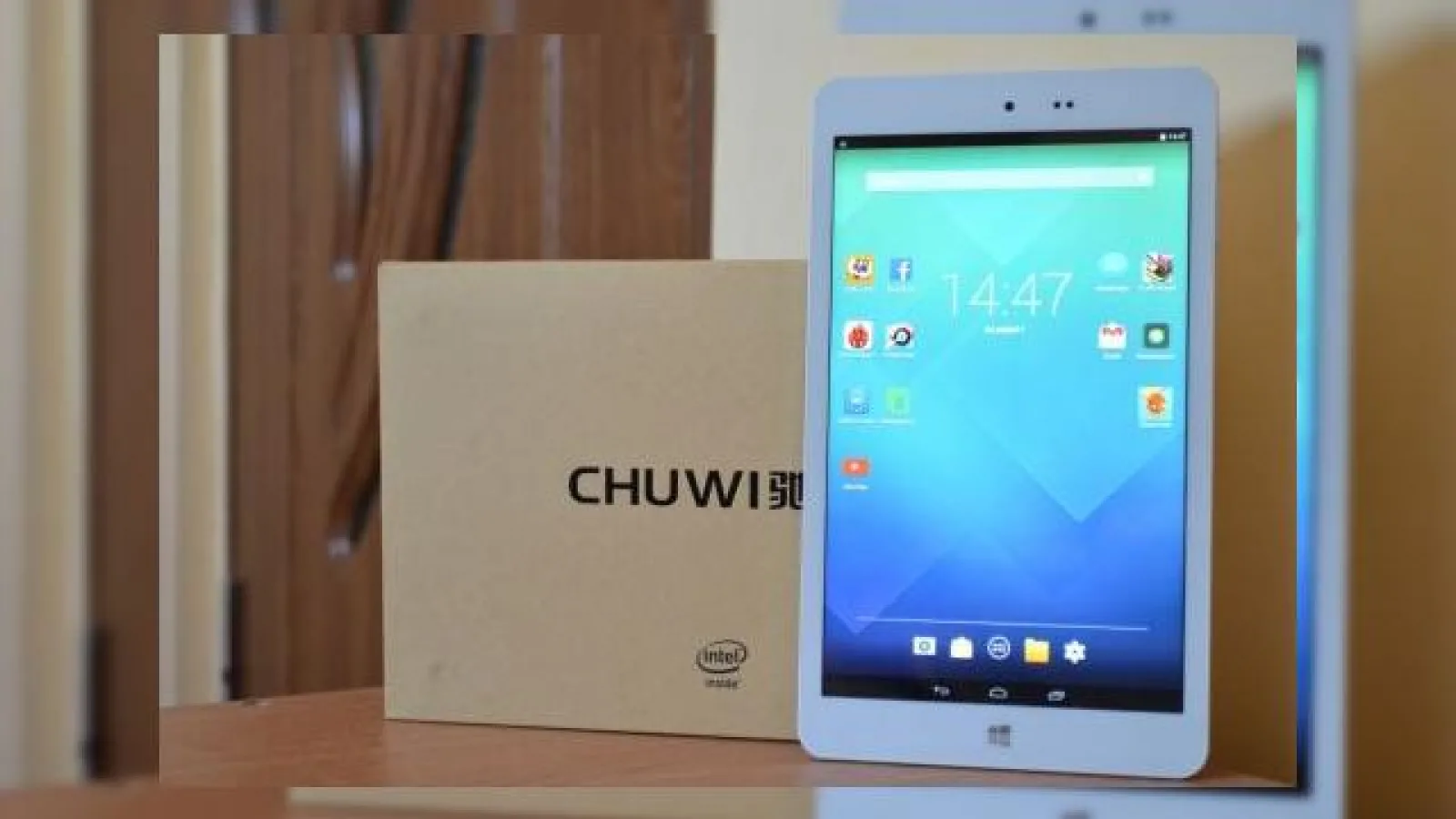 Prima impresie: Chuwi Hi8, tabletă dual-boot de 8 inch cu procesor Intel, design atractiv și preț de 375 lei