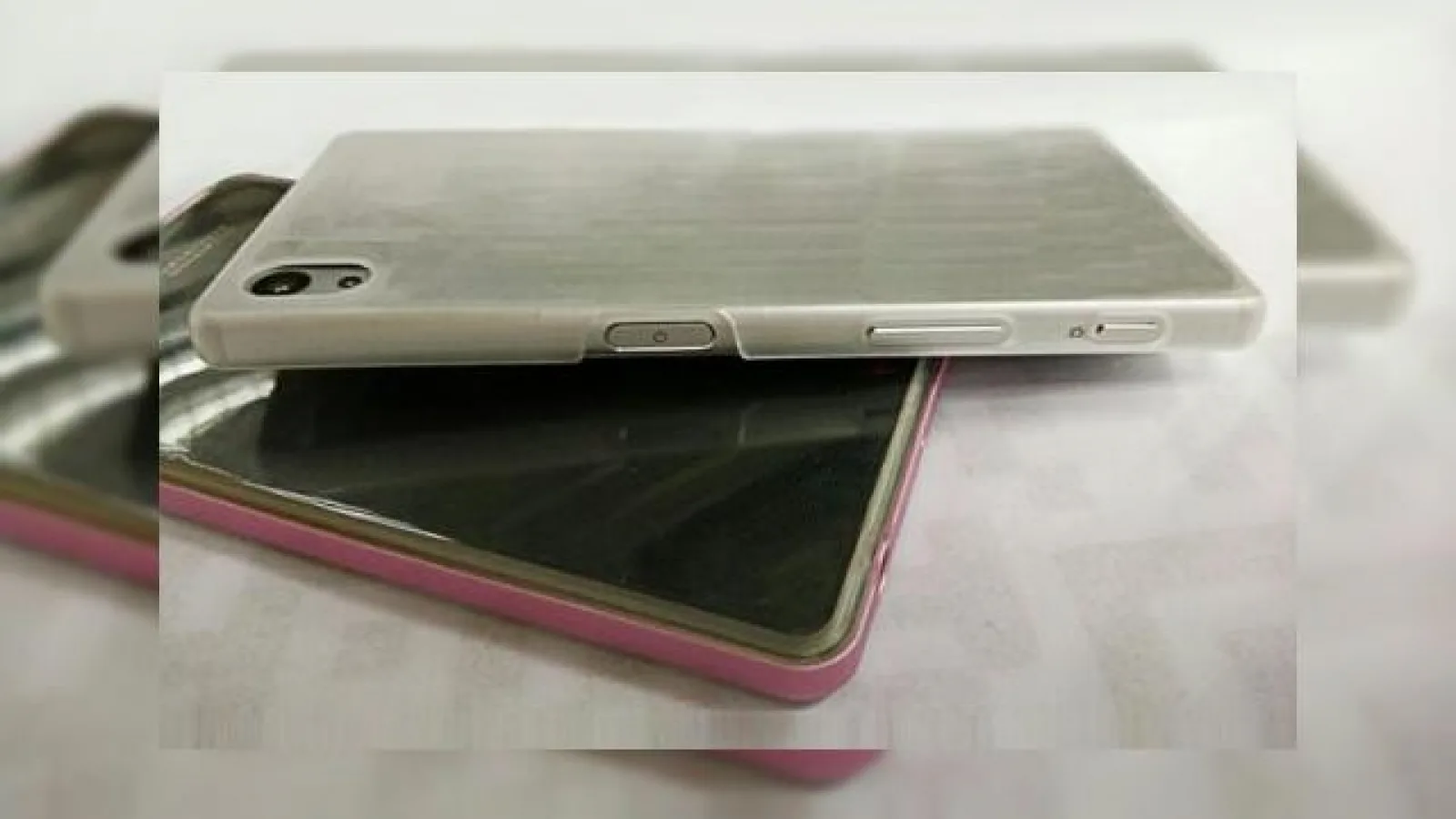 Fotografii cu macheta lui Sony Xperia Z5 ne oferă o privire mai detaliată asupra design-ului adus de japonezi