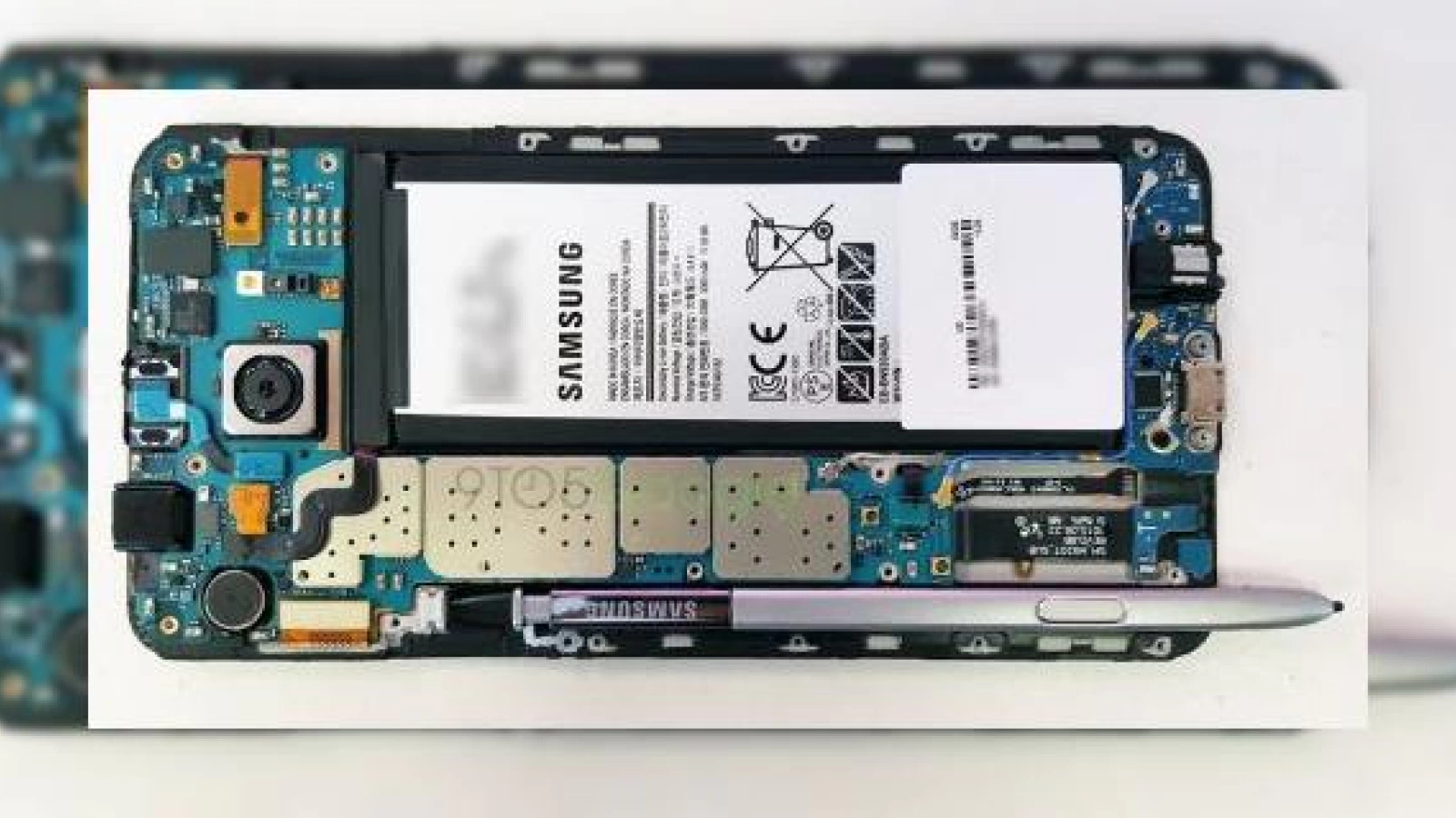 Iată de ce şi cum se blochează stylusul în Galaxy Note 5, conform unei disecţii a terminalului