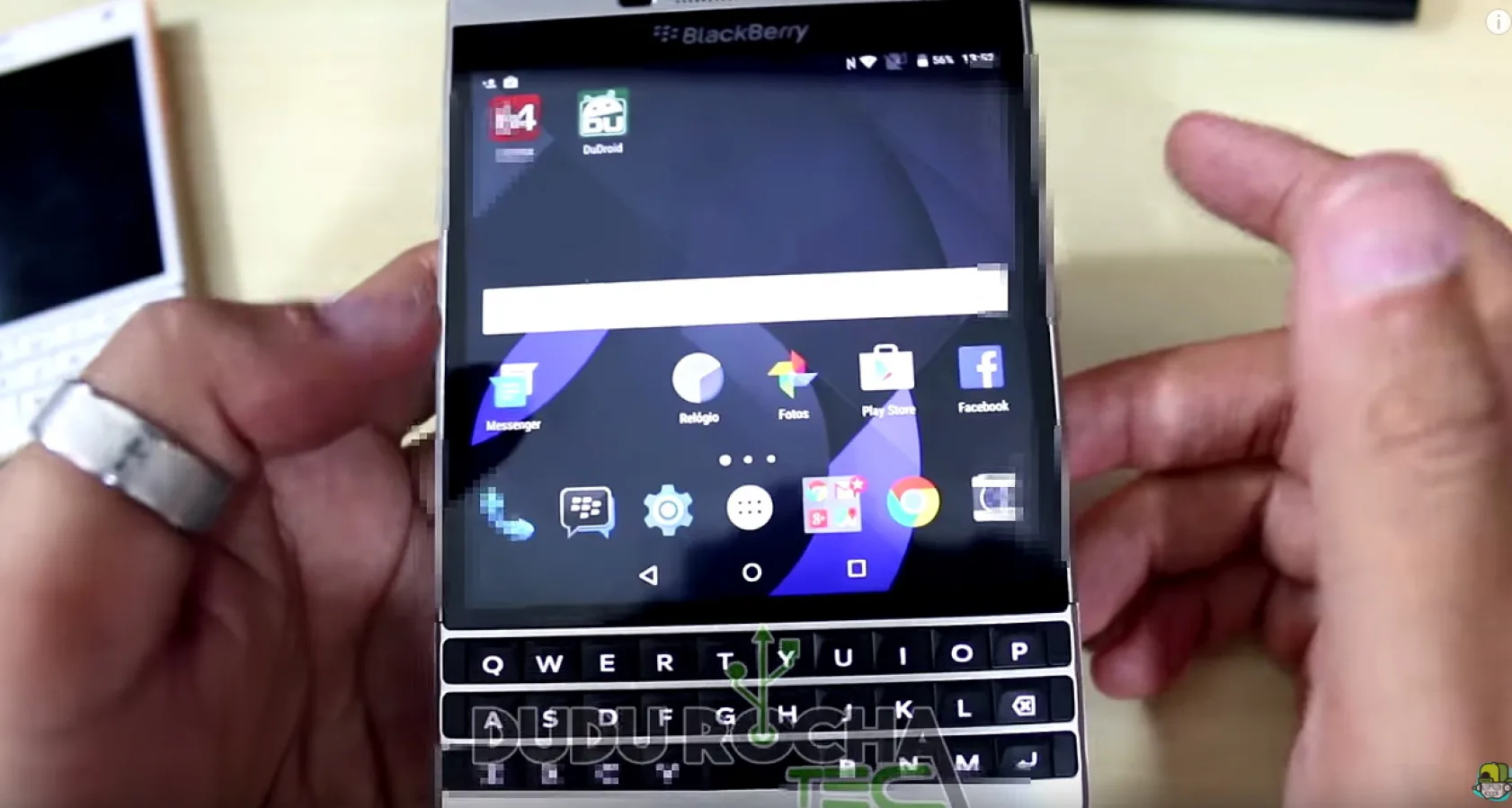 BlackBerry Passport surprins în acţiune cu Android la bord, fără prea multe modificări şi cu UI fluid (Video)