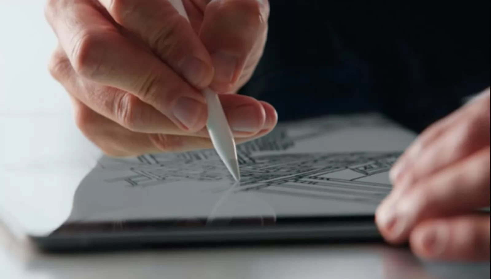 Apple Pencil aduce un nou nivel de interacţiune cu iPad Pro, vine cu o acuratețe ridicată (Video)