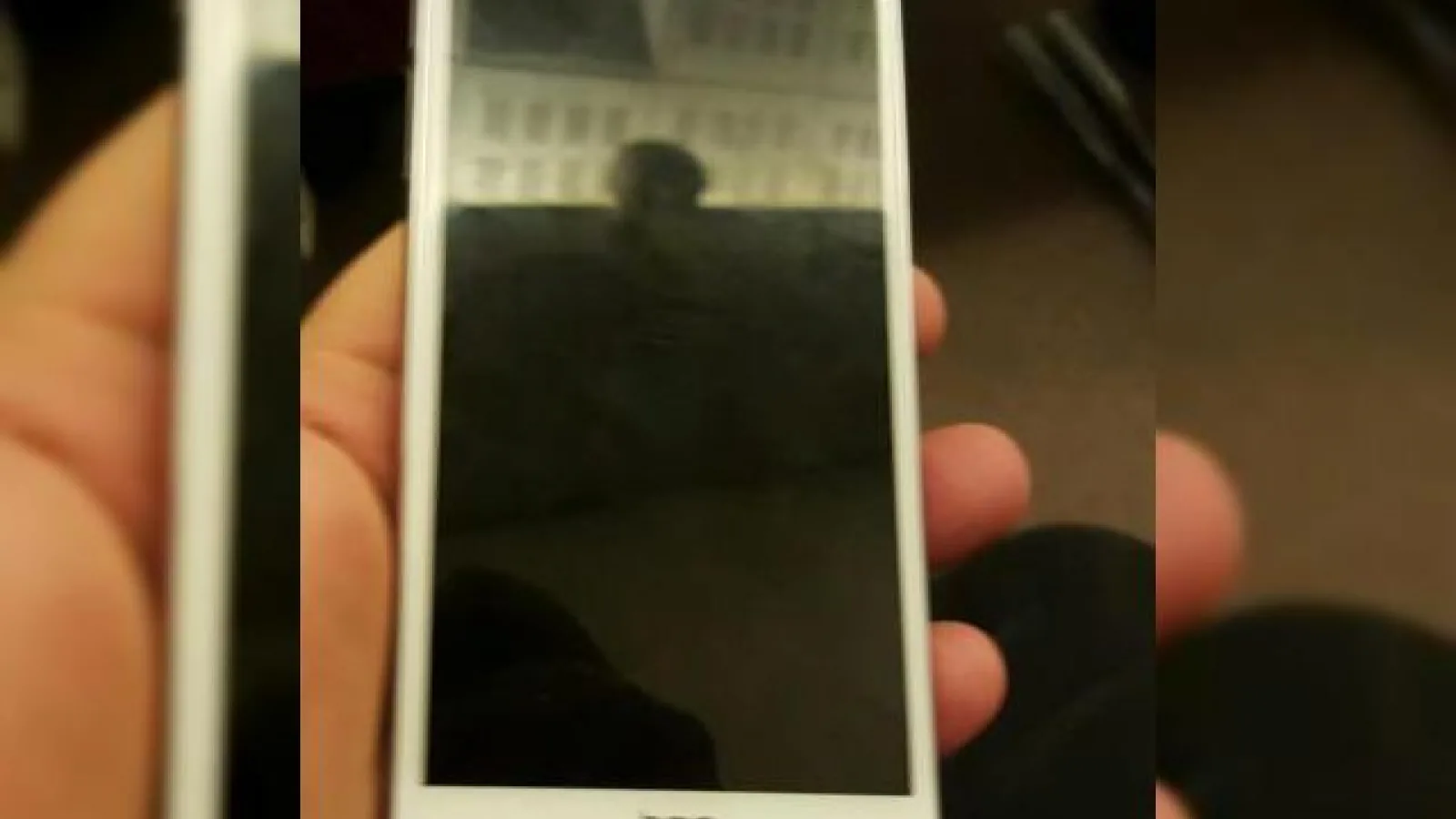 HTC One A9 își face apariția într-o nouă fotografie; taiwanezii nu renunță la marginile uriașe de pe panoul frontal