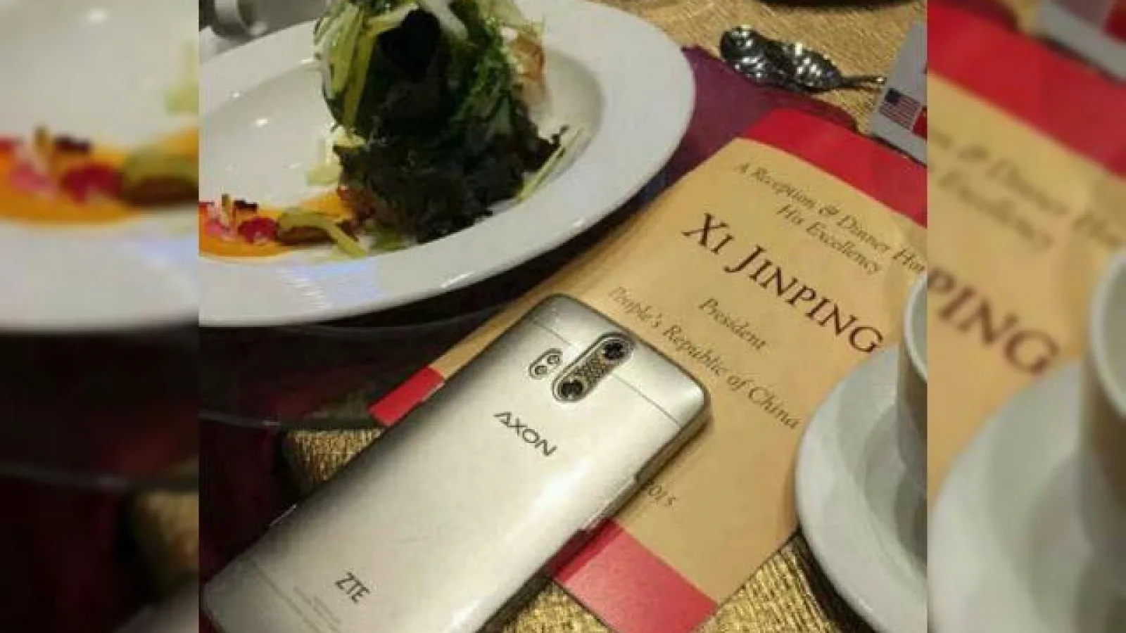 Preşedintele chinez, Xi Jinping vizitează SUA şi primeşte cadou la sosire un telefon ZTE Axon