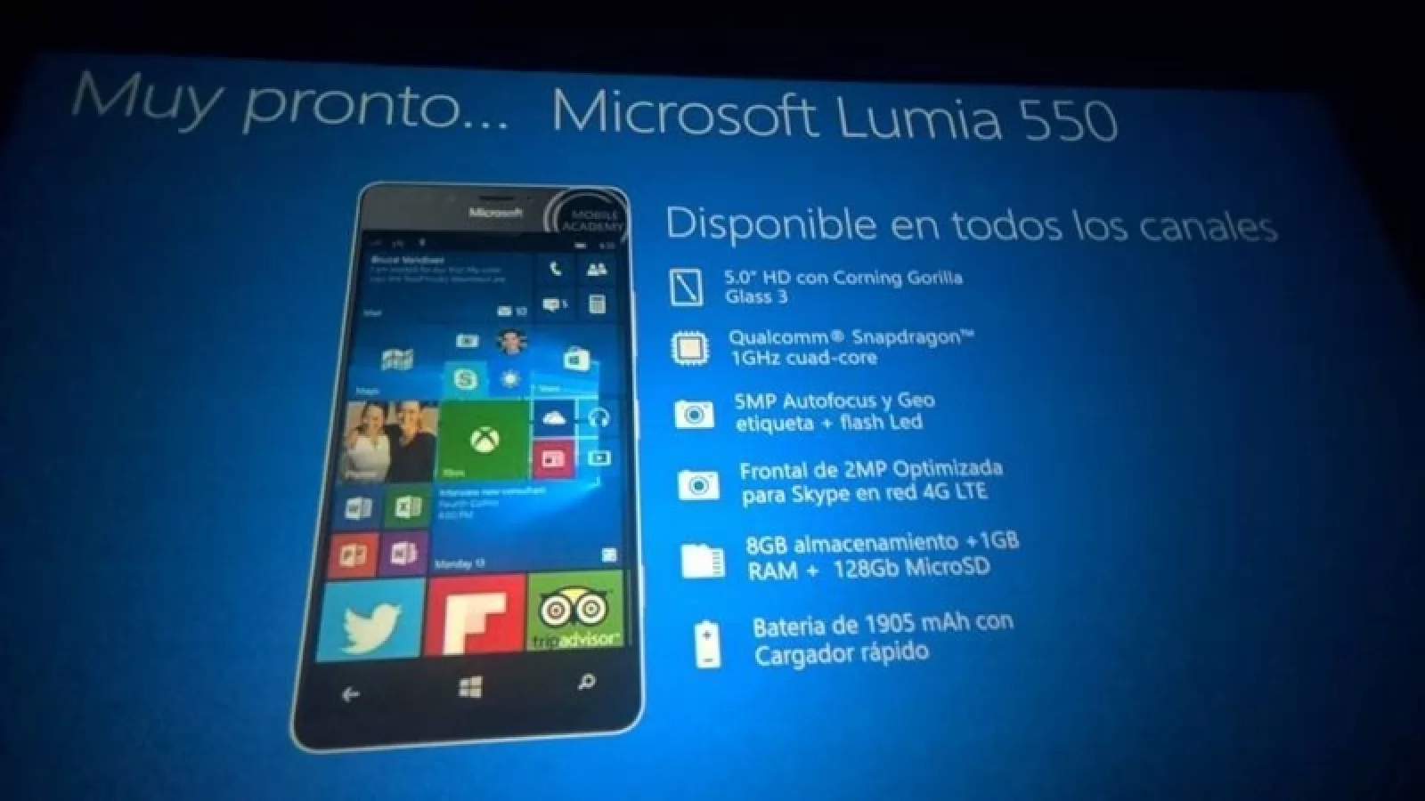 Microsoft Lumia 550 are specificaţiile listate într-un slide cu look oficial; Iată ce ne rezervă modelul de buget cu Windows 10 Mobile