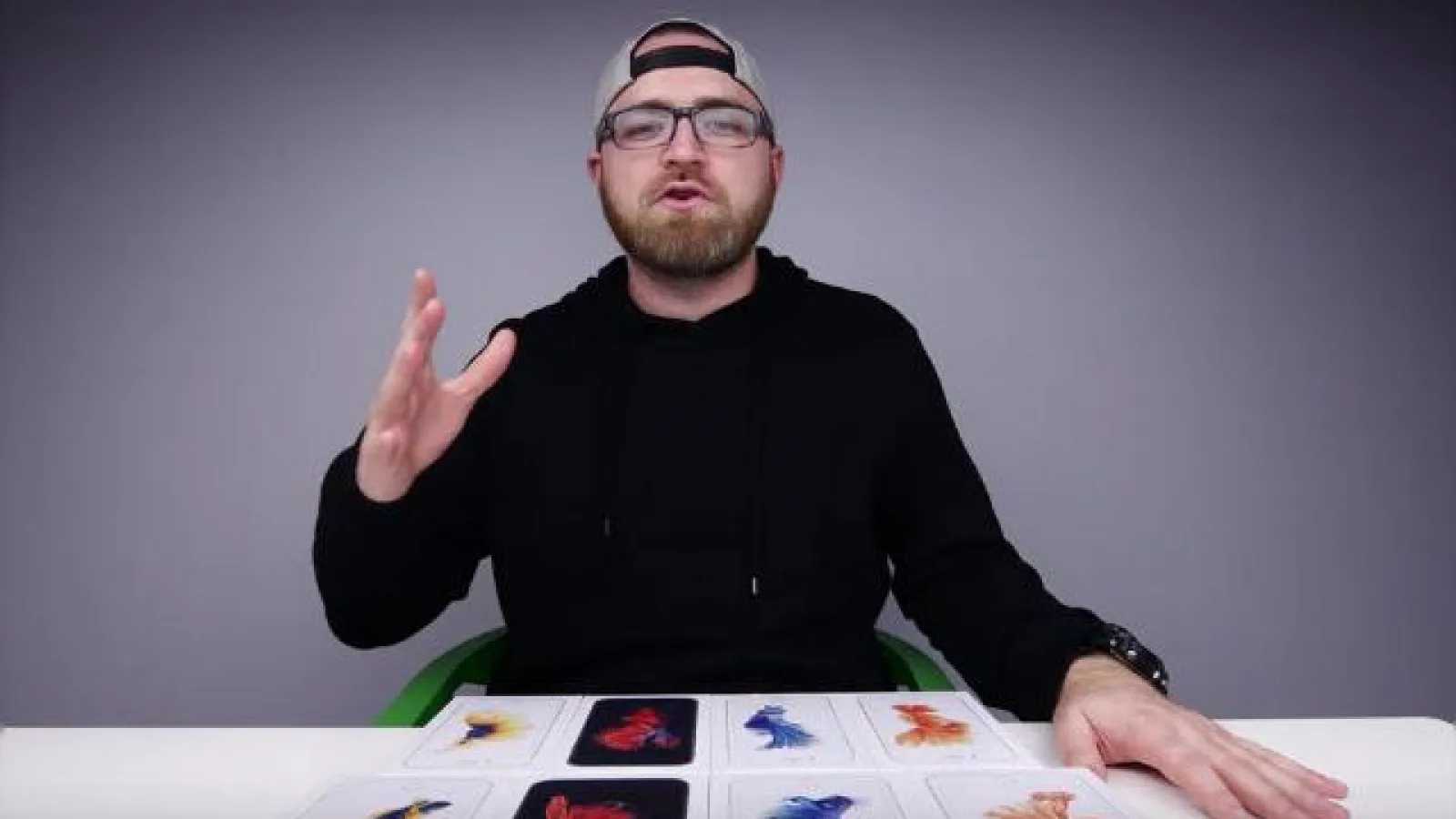 Toate variantele de iPhone 6s şi iPhone 6s Plus scoase din cutie în faţa camerei (Video)