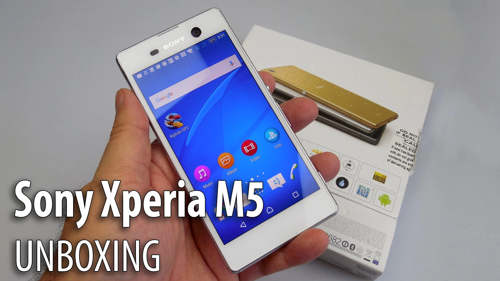 Sony Xperia M5 Unboxing: cameraphone midrange rezistent la apă şi dotat cu procesor Helio X10 (Video)