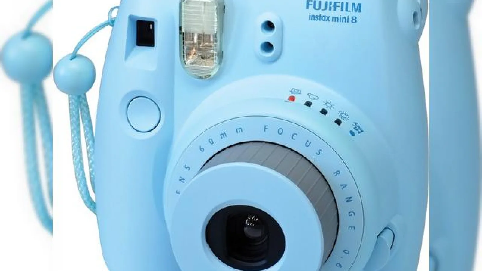 Fuji Mini 8, camera foto ce imprimă pozele instant, costă doar 349 lei pe QuickMobile.ro