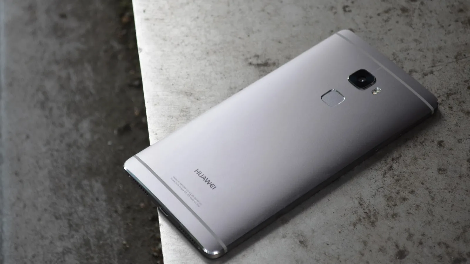 Iată primele prețuri de pe plan local pentru Huawei Mate S; varianta de 32 GB ajunge la Cel.ro