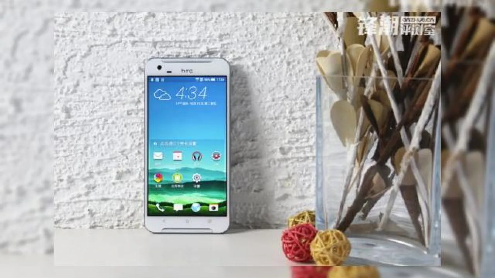 Phablet-ul HTC One X9 este fotografiat îndeaproape; ar putea fi lansat până la sfârșitul anului