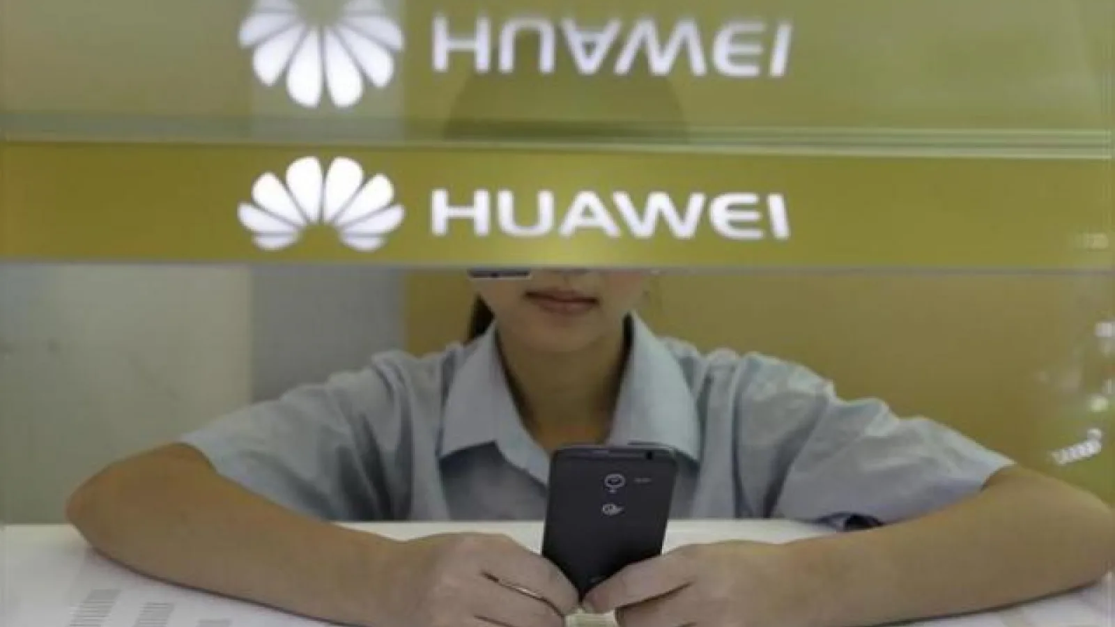 Huawei anunţă că a livrat peste 100 de milioane de smartphone-uri în 2015