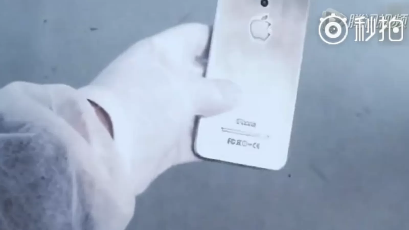 Un presupus iPhone 7 apare sub formă de prototip într-un clip filmat în fabrica Foxconn… probabil fals (Video)