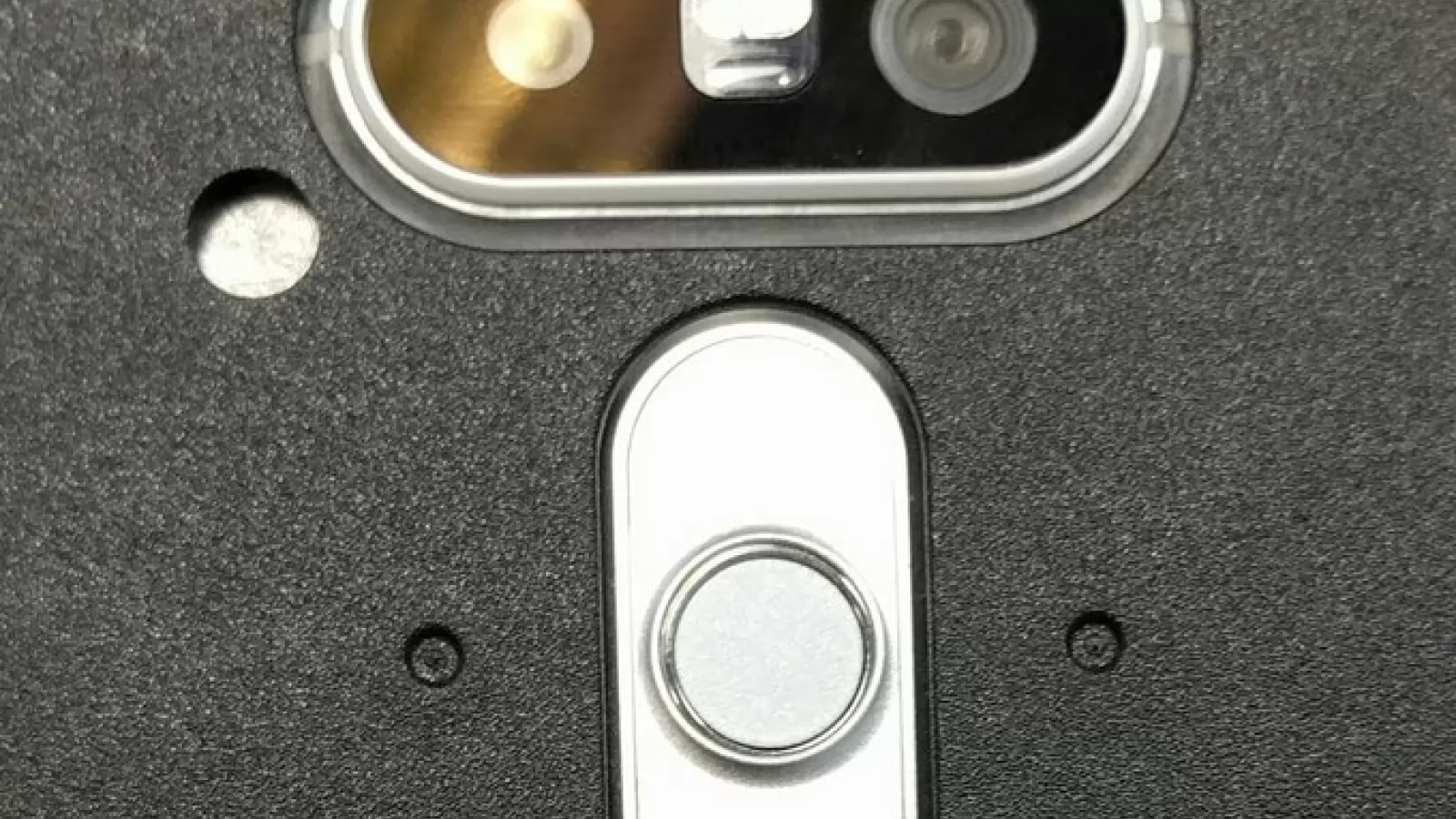 Prima fotografie cu LG G5 este aici! Telefonul vine într-un corp metalic și aduce o cameră foto duală