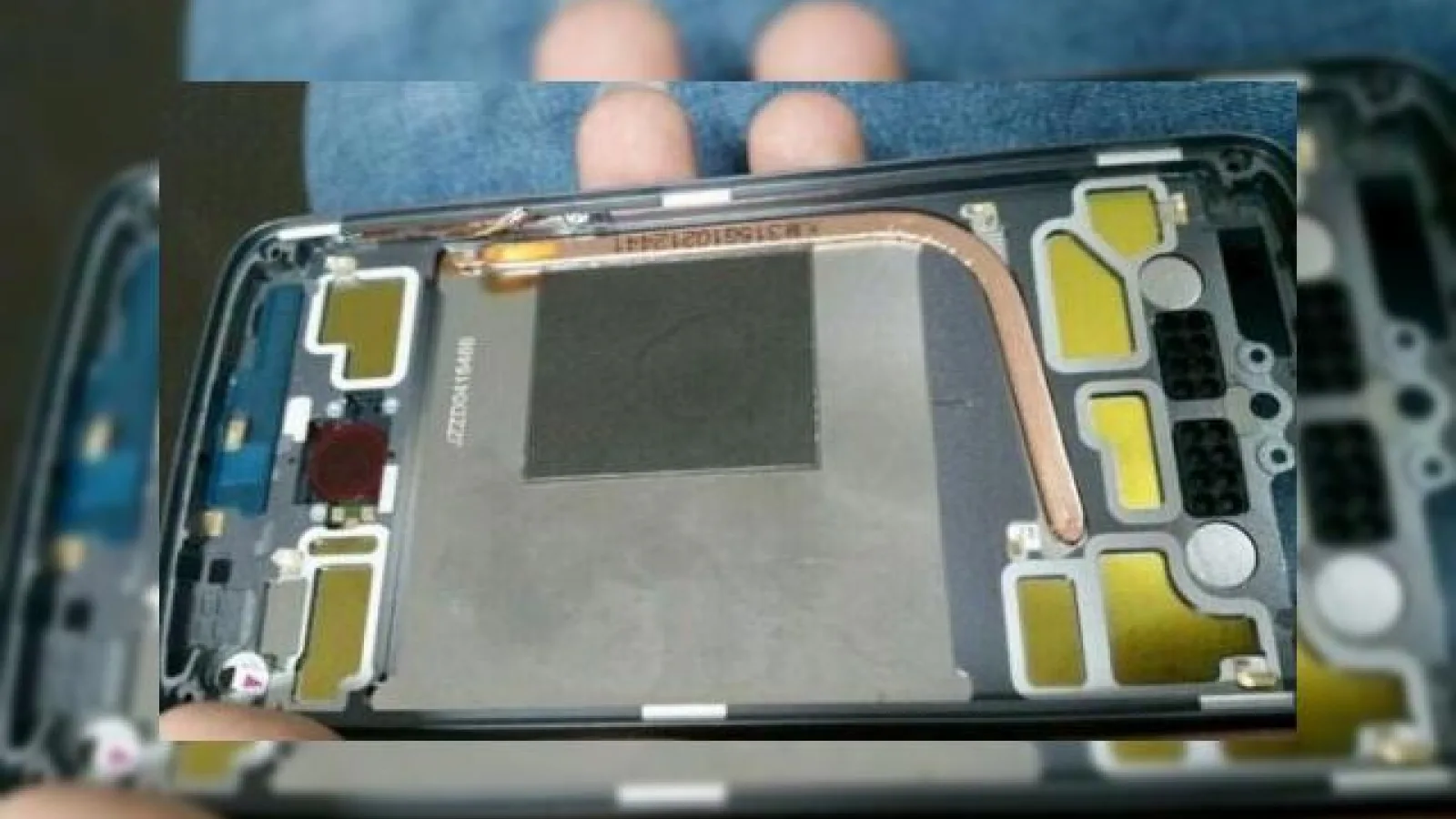 Motorola Moto X (2016) ar putea folosi un sistem special de răcire, conform unei noi imagini cu terminalul