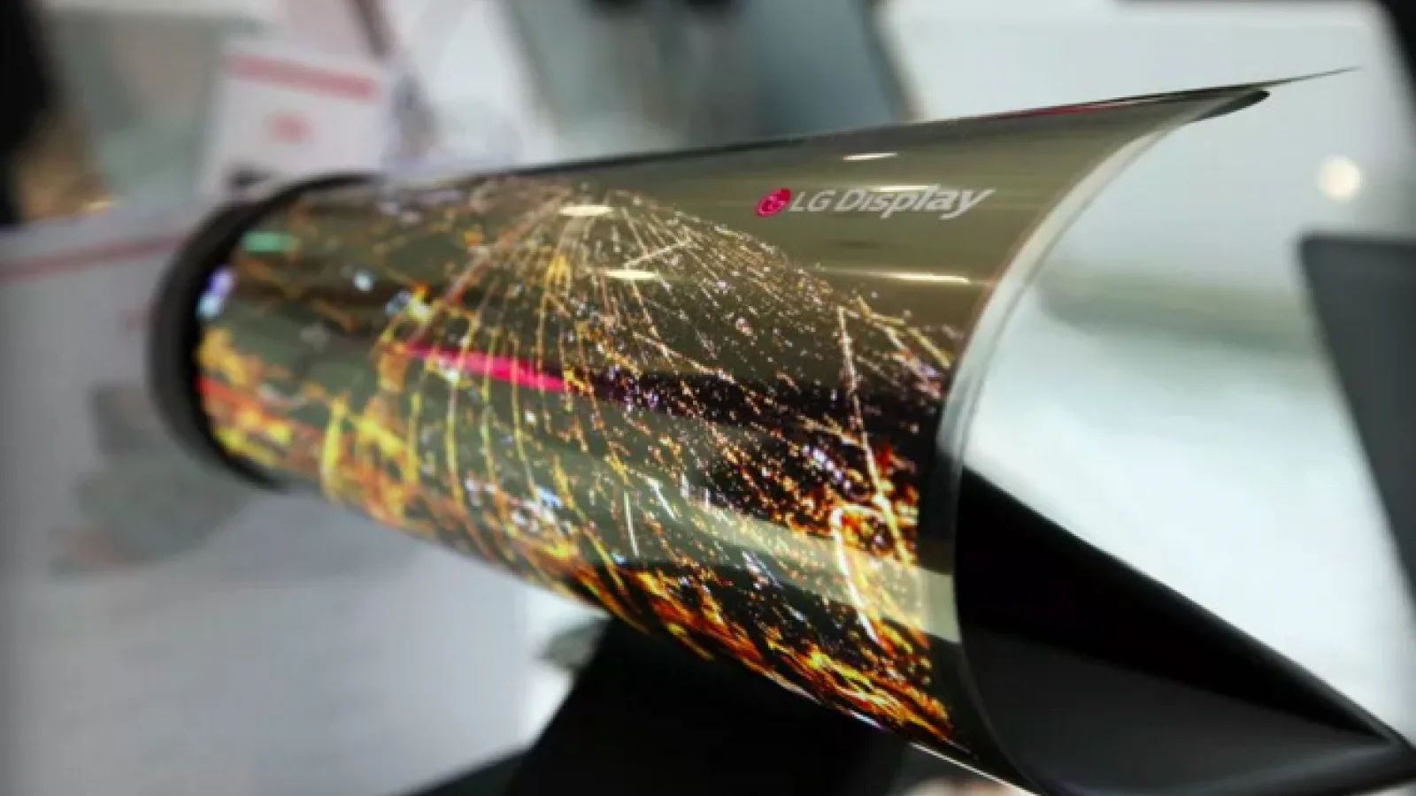 CES 2016: LG prezintă un panou de ecran OLED flexibil cu diagonală de 18 inch
