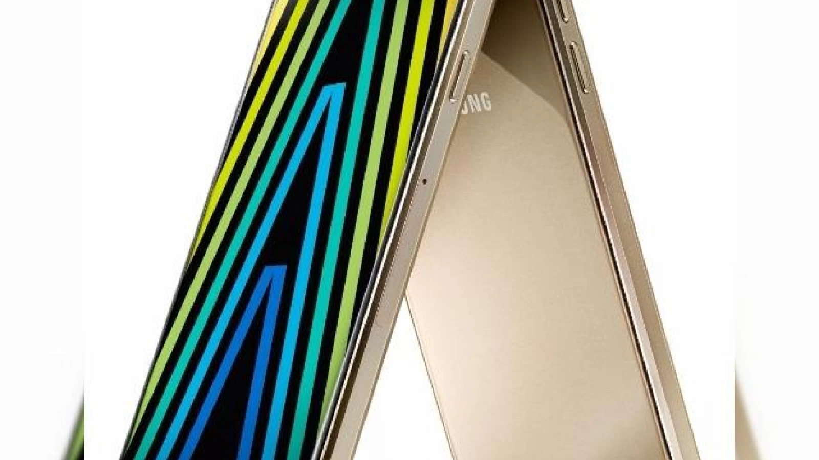 Samsung Galaxy A7 (2016) ajunge în oferta QuickMobile.ro; costă 2.199 lei și vine pe alb, auriu sau roz
