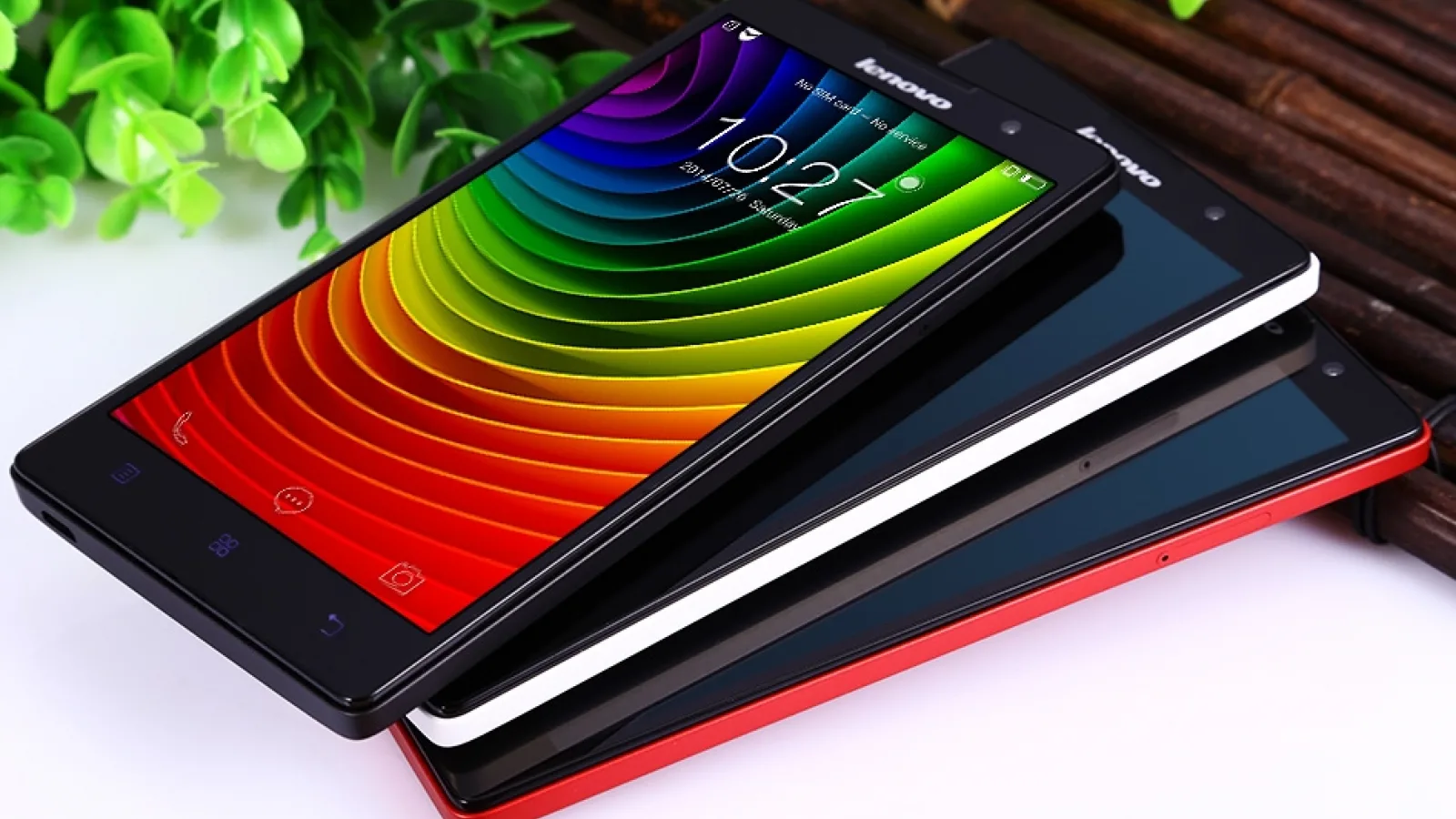 Lenovo K80M este disponibil în oferta unui retailer chinez pentru suma de 184.99 dolari; vine cu 4 GB RAM și procesor Intel