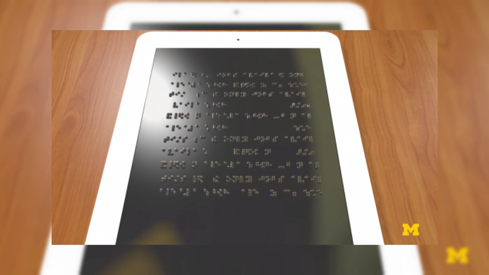 Universitatea din Michigan lucrează la o tabletă Braille cu preţ mai accesibil şi puncte mobile din microfluide (Video)