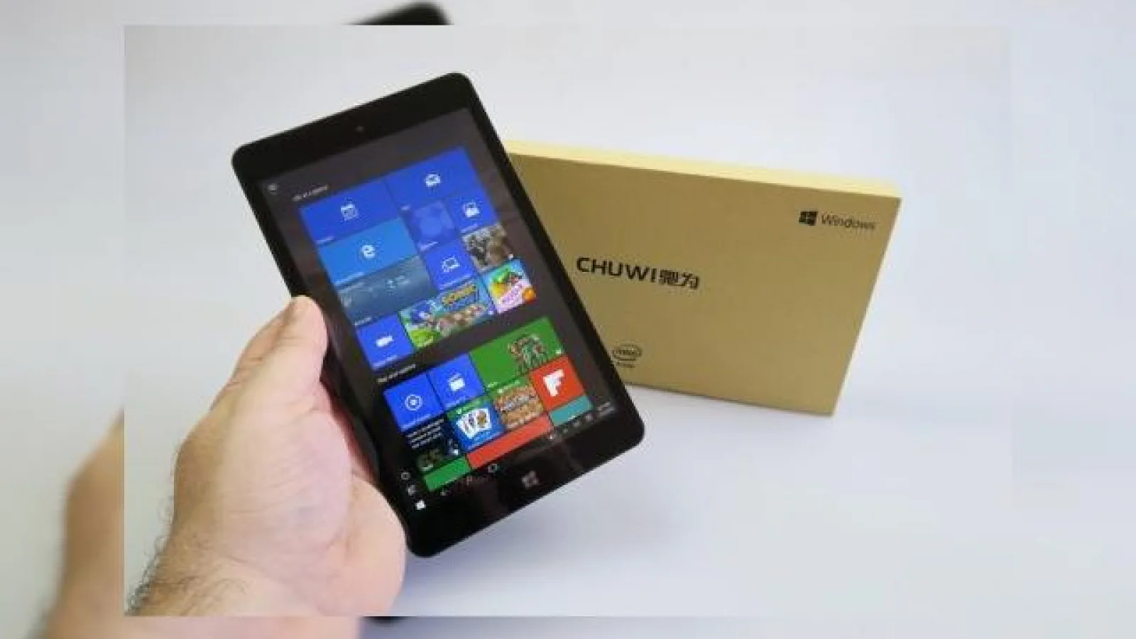 Chuwi Vi8 Plus Unboxing: scoatem din cutie una dintre cele mai accesibile tablete cu Windows 10