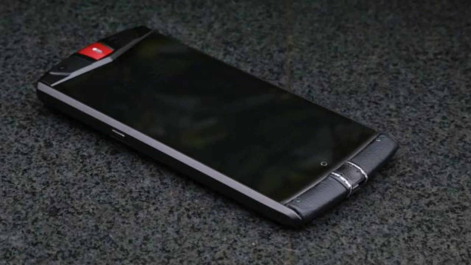 Ulefone pregăteşte un telefon cu design în stil Vertu, preţ cu siguranţă mai mic