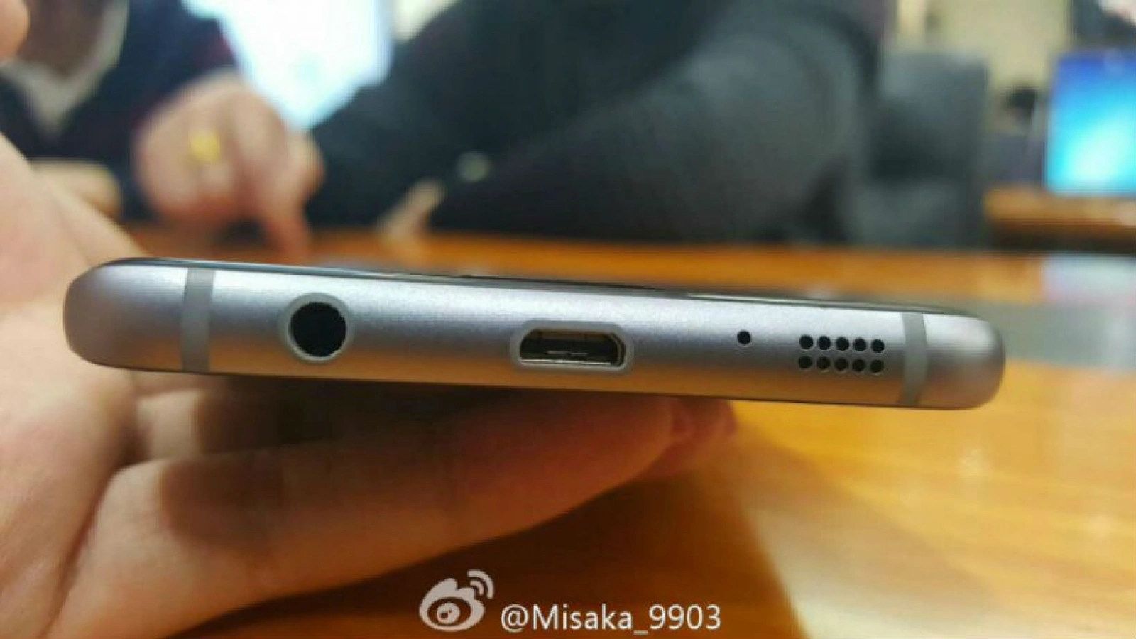 Samsung Galaxy S7 nu va avea port USB Type-C, o nouă fotografie confirma acest lucru; Vedem şi varianta argintie a flagshipului