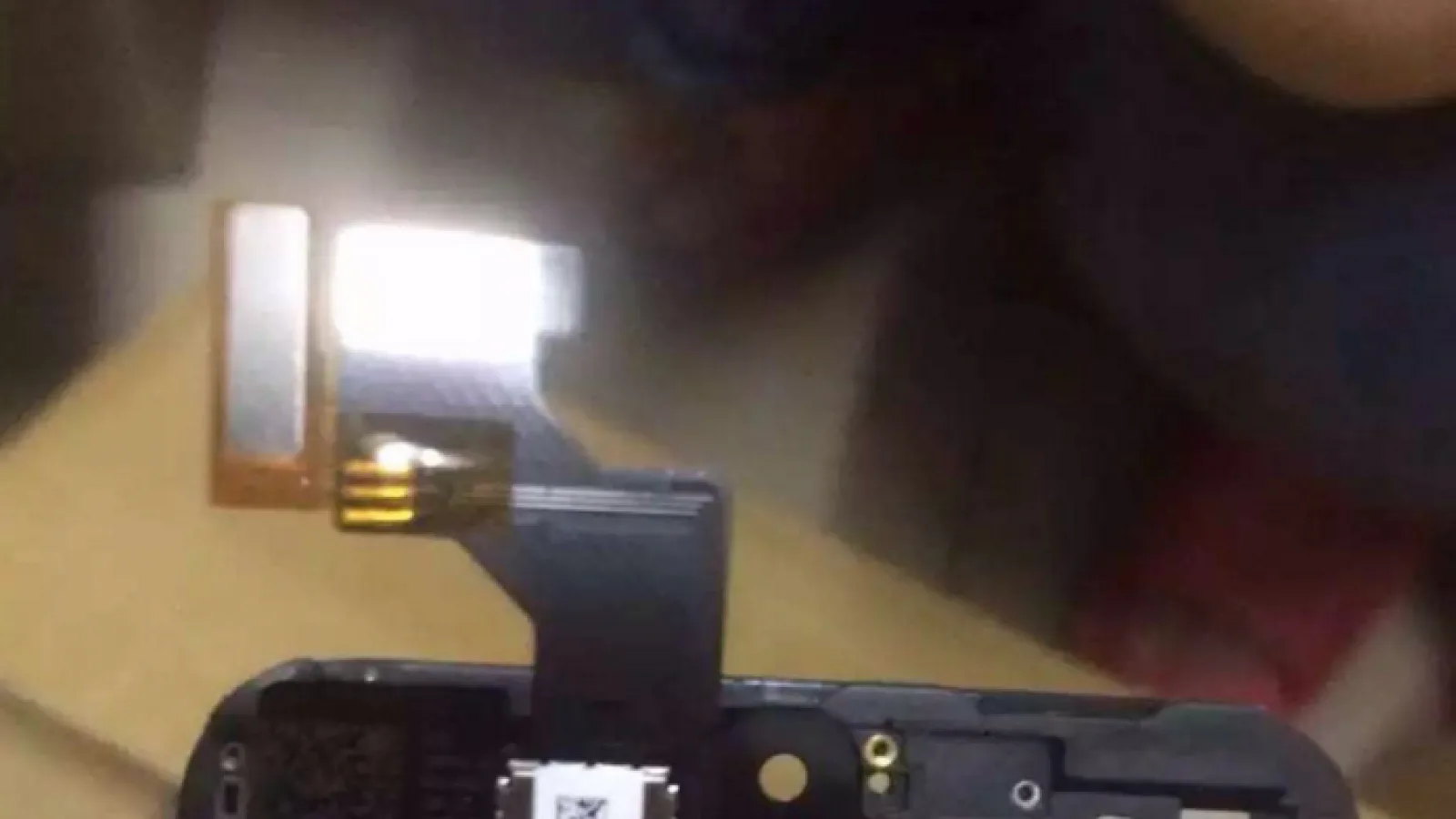 iPhone 5SE îşi dezvăluie zona frontală în noi scăpări de imagini; Analistul Ming-Chi Kuo crede că va sosi cu cameră de 12 MP